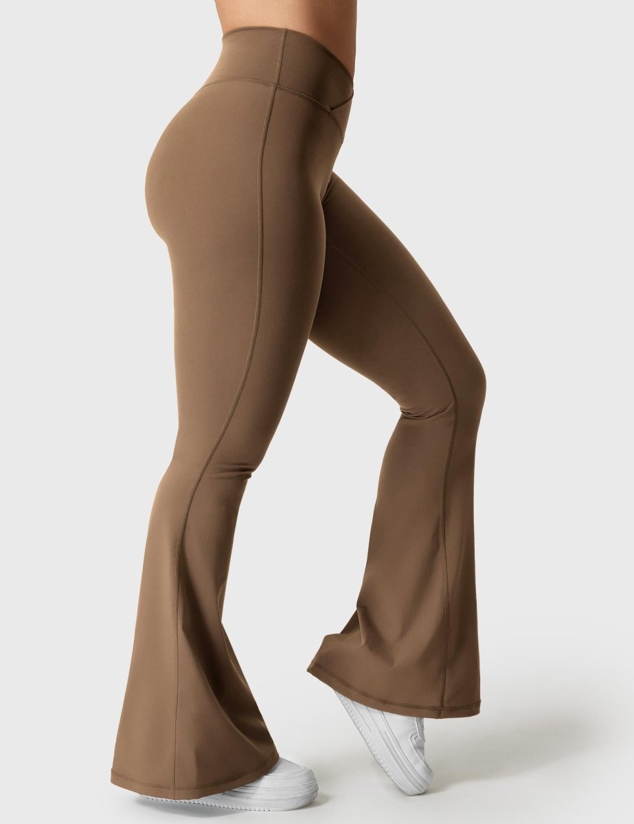 KOURTNEY™ | Flared leggings with V-waist