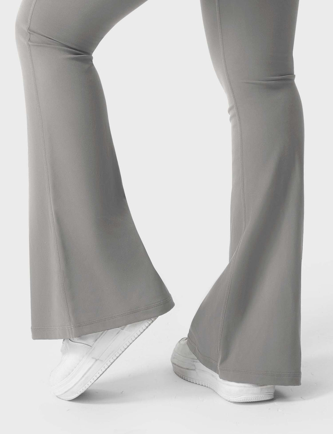 DAAN™ | Flared leggings with pockets